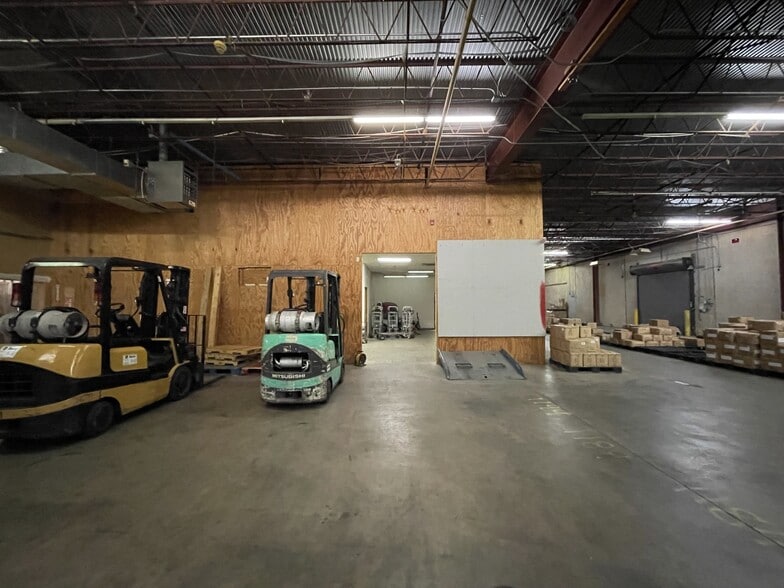 More Photos Of 2001 E Pass Rd, Gulfport Freestanding For Sale