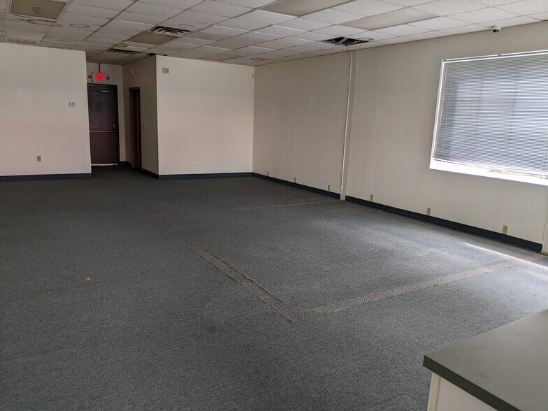 More Photos Of 1761 Goucher St, Johnstown Storefront For Sale