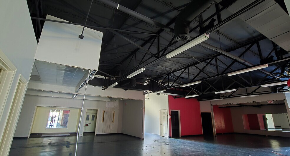 More Photos Of 1502 Shaver St, Pasadena Unknown For Lease