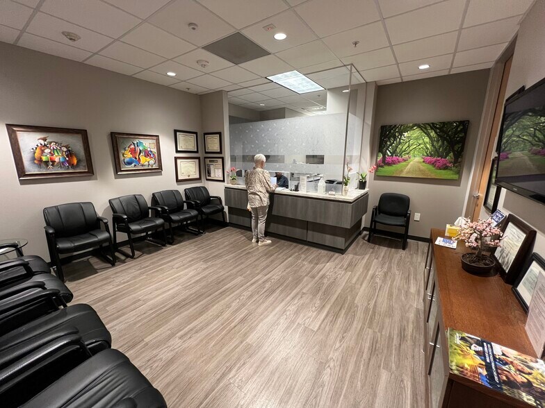 More Photos Of 13215 Dotson Rd, Houston Medical For Lease