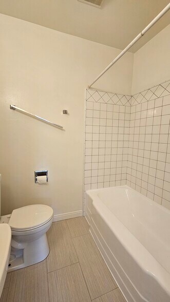 More Photos Of 603-607 1/2 N. Bronson Av, Los Angeles Apartments For Sale