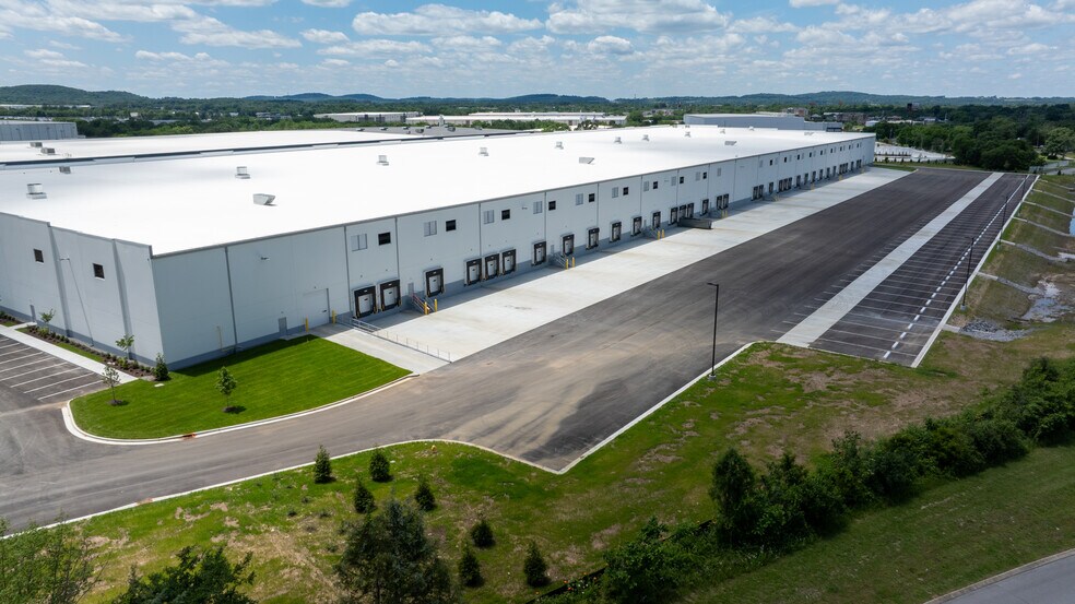 More Photos Of 575 Maddox Simpson Pkwy, Lebanon Distribution For Lease