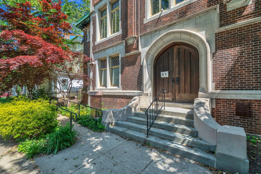 More Photos Of 51 Trumbull St, New Haven Office For Sale