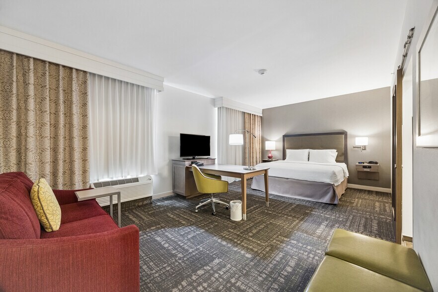 More Photos Of 1328 Highway 146, La Porte Hotel For Sale