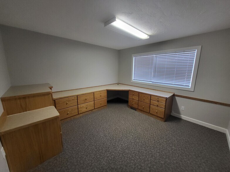 More Photos Of 1601 E 17th St, Idaho Falls Office For Lease