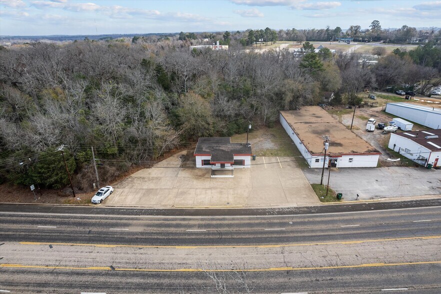 More Photos Of 1306 HWY 155, Palestine Auto Repair For Sale