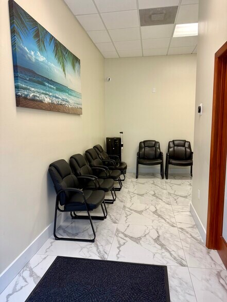 More Photos Of 1911 Harrison St, Hollywood Medical For Lease