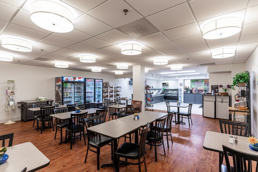 More Photos Of 1200 Ashwood Pky, Atlanta Office For Sale