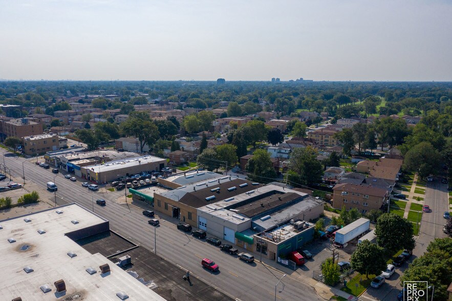 More Photos Of 7829-7839 W Grand Ave, Elmwood Park Warehouse For Lease