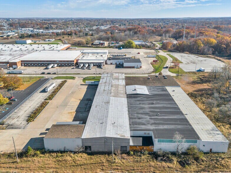 More Photos Of 5900 Pennsylvania Ave, Maple Heights Distribution For Lease