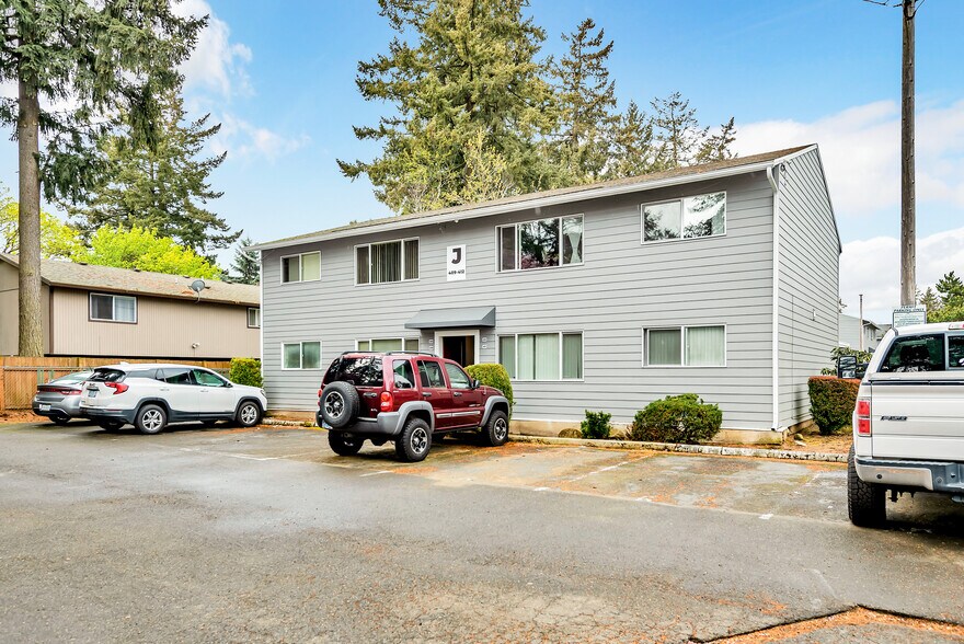 More Photos Of 16300-16400 E Burnside St, Gresham Apartments For Sale