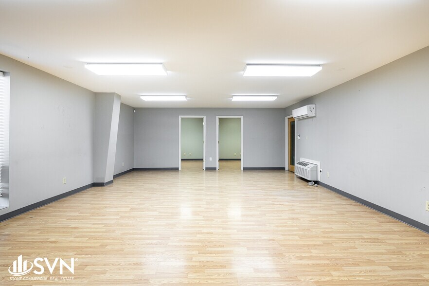 More Photos Of 129 Macarthur Ct, Nicholasville Warehouse For Lease