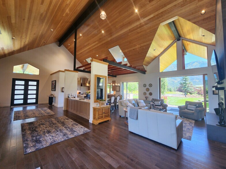 More Photos Of 872 Alpine Village Loop, Alpine Airplane Hangar For Sale