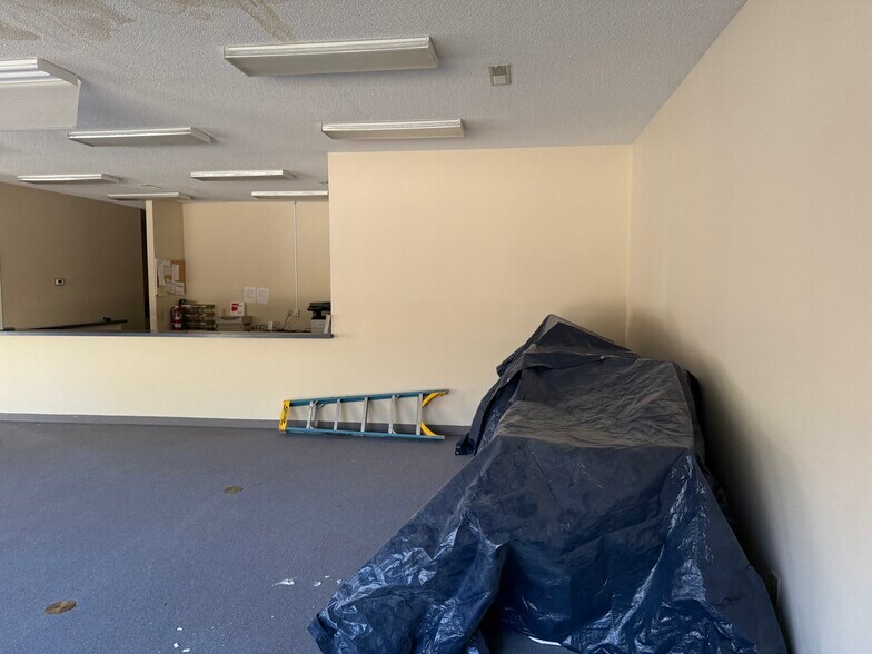 More Photos Of 1220 East Blvd, Chesterfield Showroom For Lease