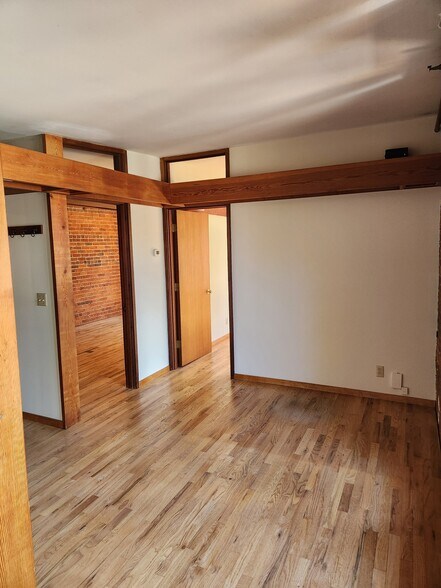 More Photos Of 421-423 S Main St, Stillwater Storefront Retail Office For Lease