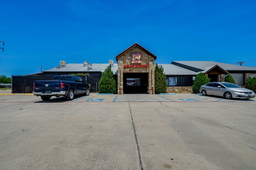 More Photos Of 215 NE 27th Ave, Mineral Wells Restaurant For Sale