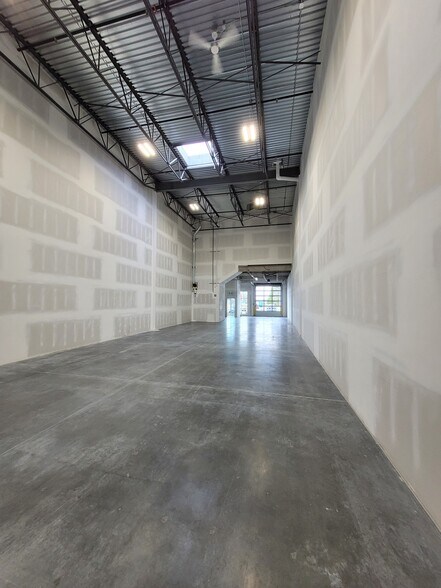 More Photos Of 17280 Heather Dr, Surrey Warehouse For Lease