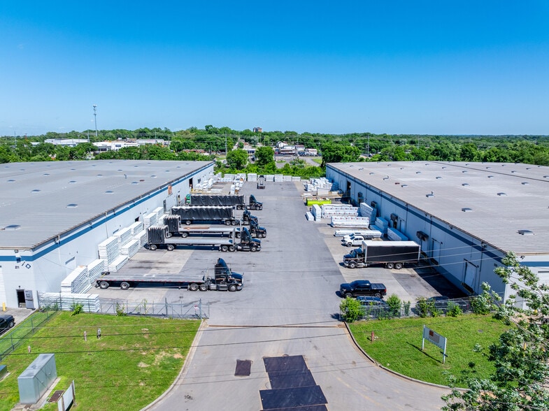 More Photos Of 225 Nesbitt Ln, Madison Unknown For Lease