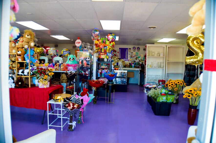 More Photos Of 1085-1091 S Federal Blvd, Denver Storefront Retail Office For Sale