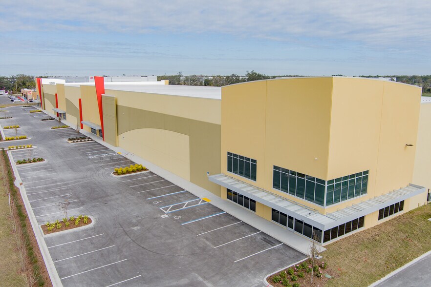 More Photos Of 3900 County Line Road, Lakeland Distribution For Lease