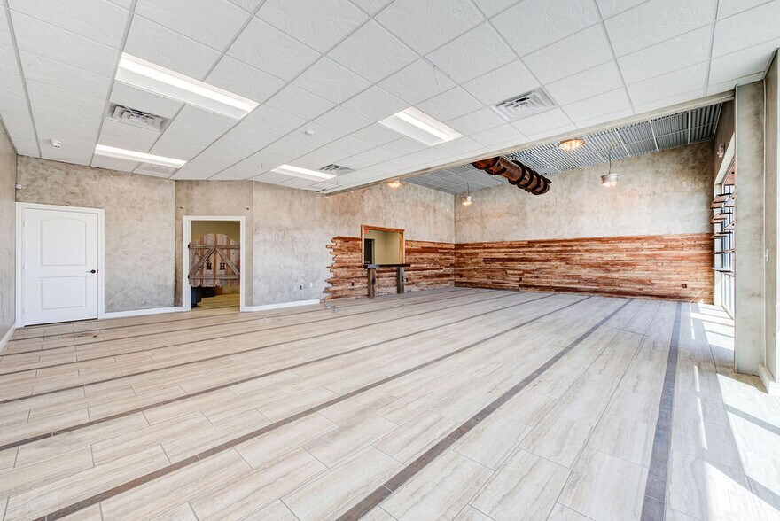 More Photos Of 5820 66th St, Lubbock Storefront Retail Office For Sale