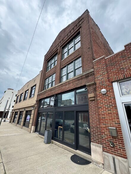 More Photos Of 108-110 E Main St, Columbus Storefront Retail Office For Sale