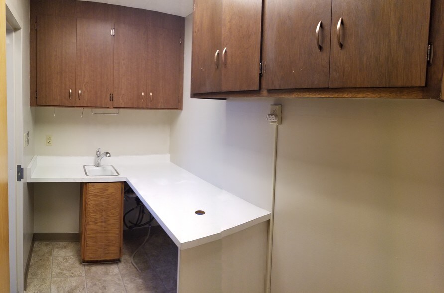More Photos Of 1320 Apple Ave, Hayward Medical For Lease