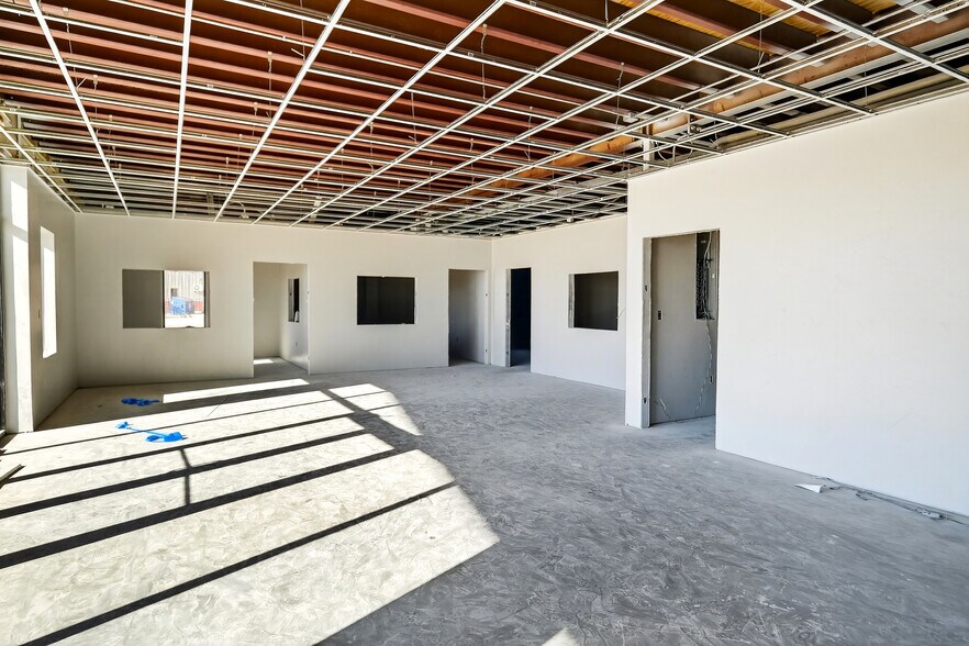 More Photos Of 16510 W Basin St, Odessa Warehouse For Lease