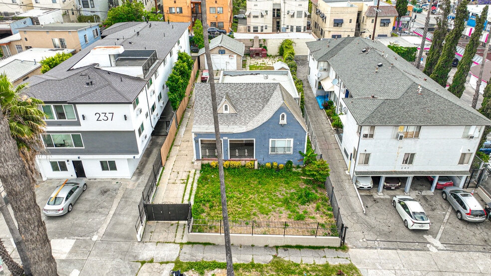 More Photos Of 241 N Catalina St, Los Angeles Land For Sale