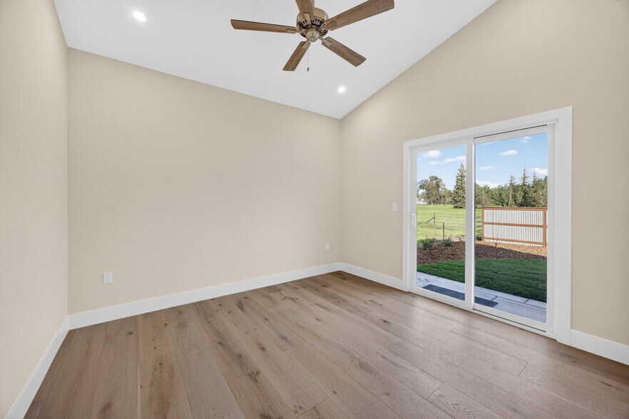 More Photos Of 25265 Carlsbad Ave, Davis Apartments For Sale