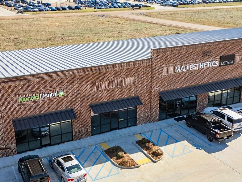 More Photos Of 272 Calhoun Station Pkwy, Madison Storefront For Lease