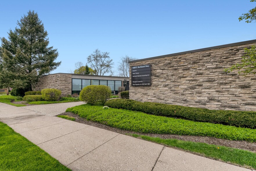 More Photos Of 1800 E Northwest Hwy, Arlington Heights Office For Lease