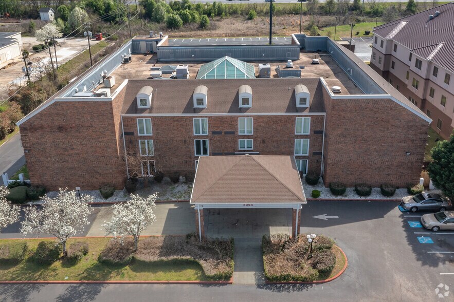 More Photos Of 5924 Monticello Dr, Montgomery Hotel For Sale