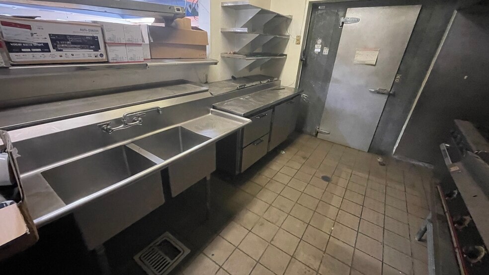 More Photos Of 2294 Industrial Pky W, Hayward Restaurant For Lease