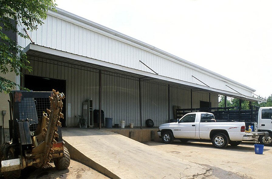 More Photos Of 5060 Old Ellis Pt, Roswell Warehouse For Sale