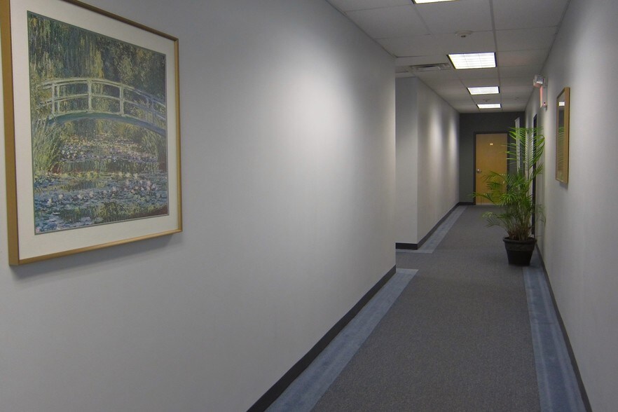 More Photos Of 56 Middlesex Tpke, Burlington Medical For Lease