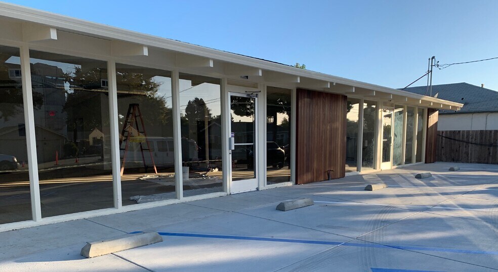 More Photos Of 2200 Lafayette St, Santa Clara Freestanding For Lease