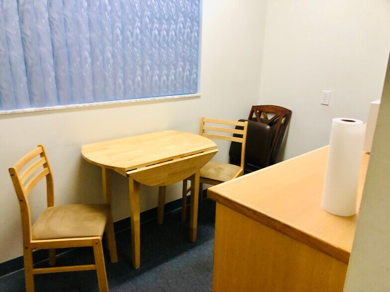 More Photos Of 214 Pasadena Ave S, Saint Petersburg Office For Lease