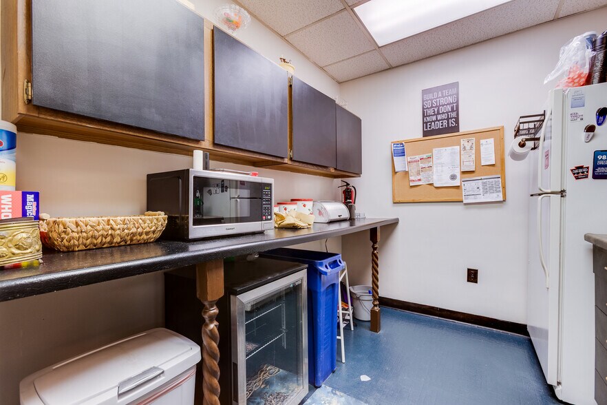 More Photos Of 745 E Warrington Ave, Pittsburgh Medical For Lease