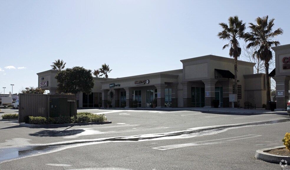 More Photos Of 15550 Main St, Hesperia Freestanding For Lease