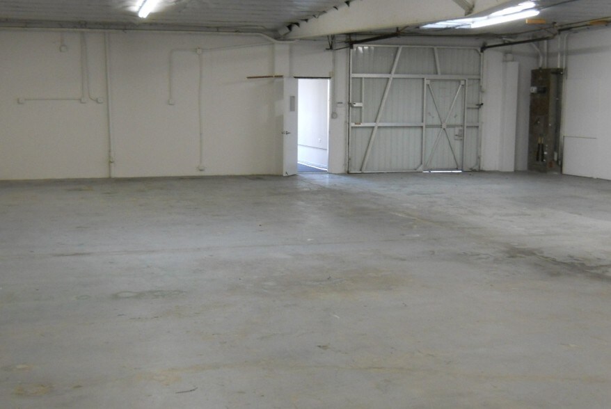 More Photos Of 1601 E Warner Ave, Santa Ana Industrial For Lease