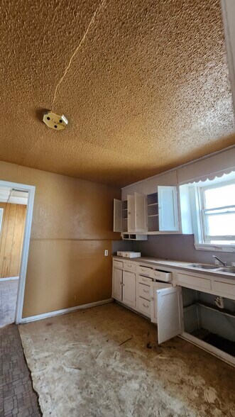 More Photos Of 406 Lfd Dr, Littlefield Apartments For Sale