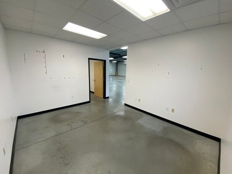 More Photos Of 1793 N Main St, Orrville Service For Sale