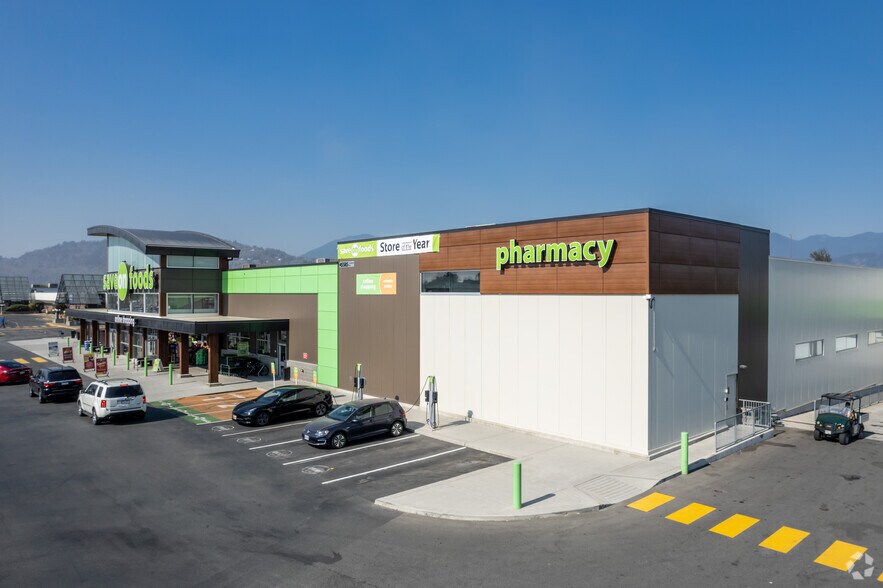 More Photos Of 45585 Luckakuck Way, Chilliwack Unknown For Lease