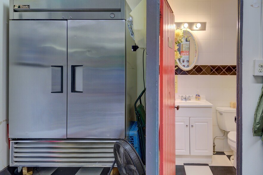 More Photos Of 19-21 W Main St, Johnstown Restaurant For Sale
