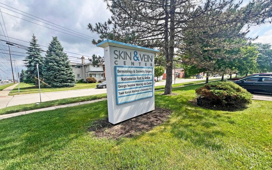 More Photos Of 10982-10992 Middlebelt Rd, Livonia Medical For Sale