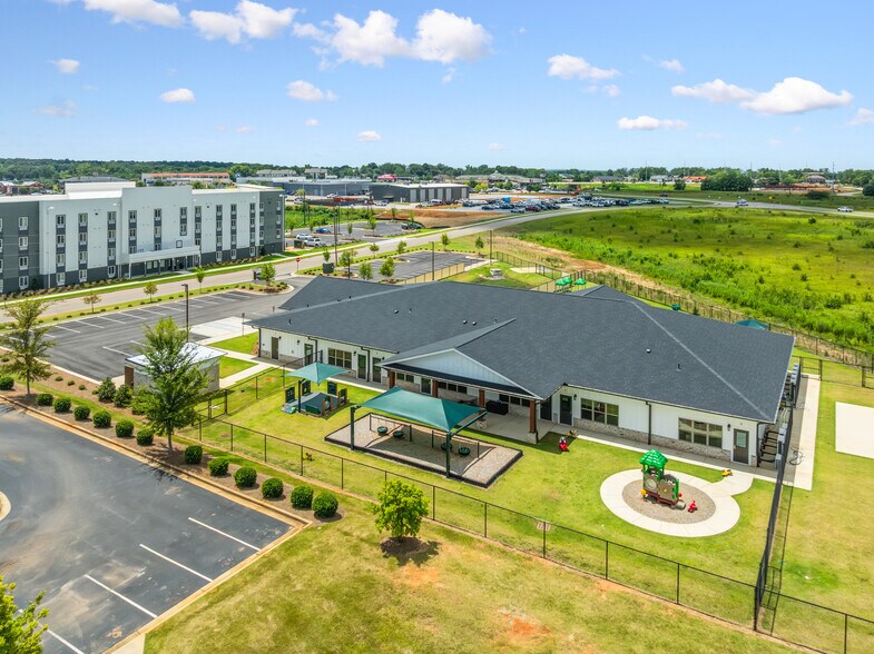 More Photos Of 899 Boardroom Dr, Prattville Daycare Center For Sale