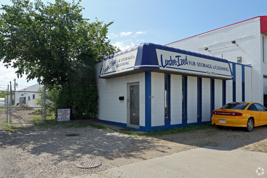 Primary Photo Of 12241 Fort Rd NW, Edmonton Service For Sale