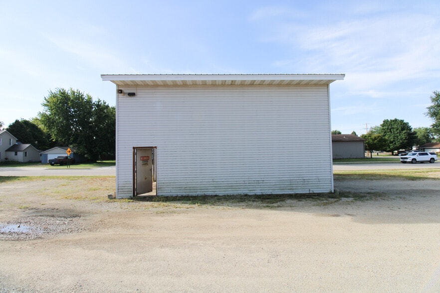 More Photos Of 14 1st SE st, Dodge Center Industrial For Sale