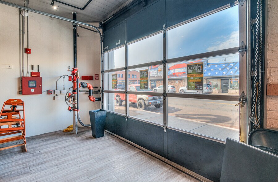 More Photos Of 420 N Main St, Prineville Restaurant For Lease